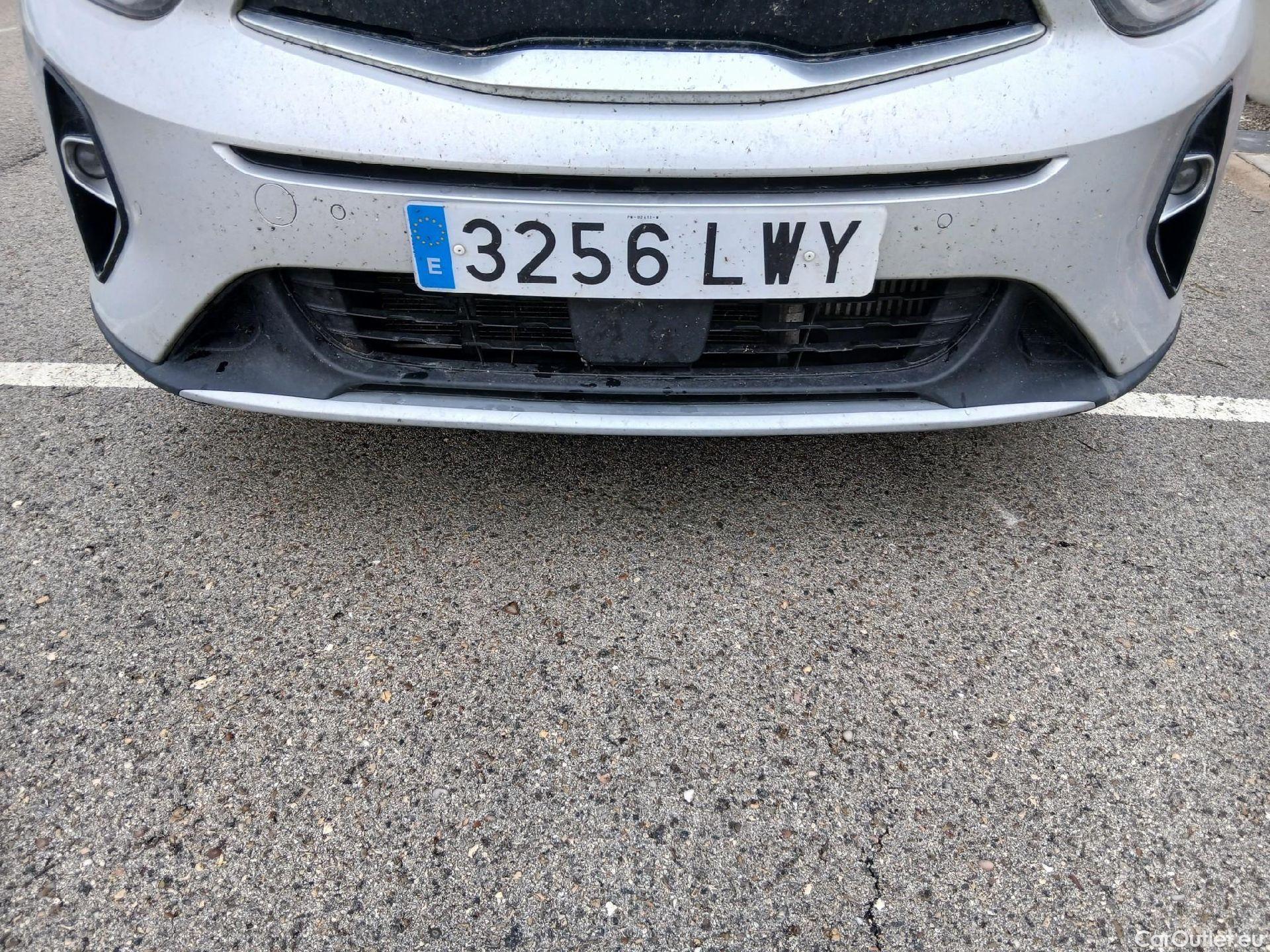  KIA  STONIC KIA  / 2017 / 5P / todoterreno 1.0 T-GDi 74kW (100CV) MHEV iMT Drive #6