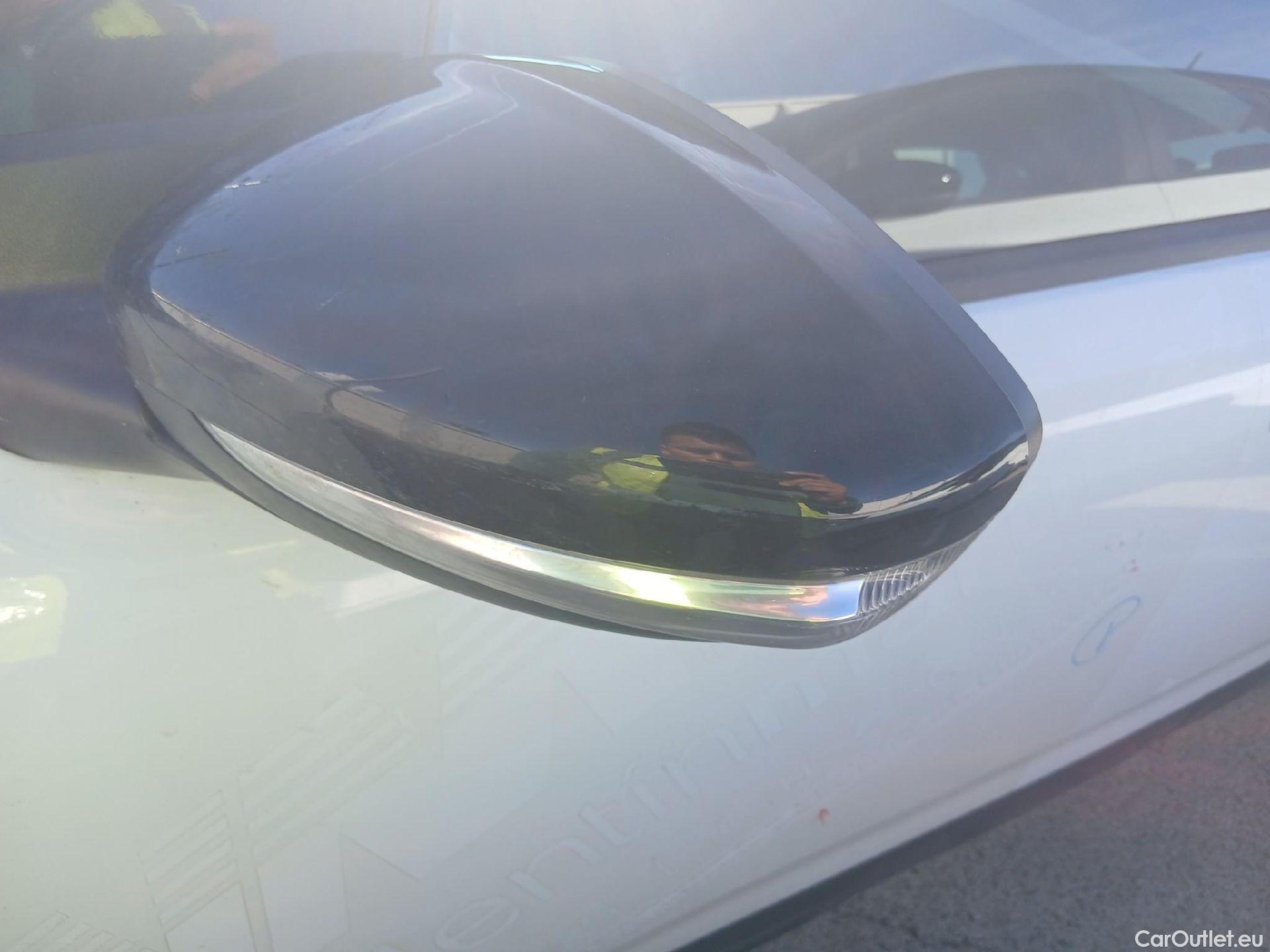  Citroen  C4 Cactus CITROEN  / 2018 / 5P / berlina con portón BlueHDi 100 S&S Feel #23