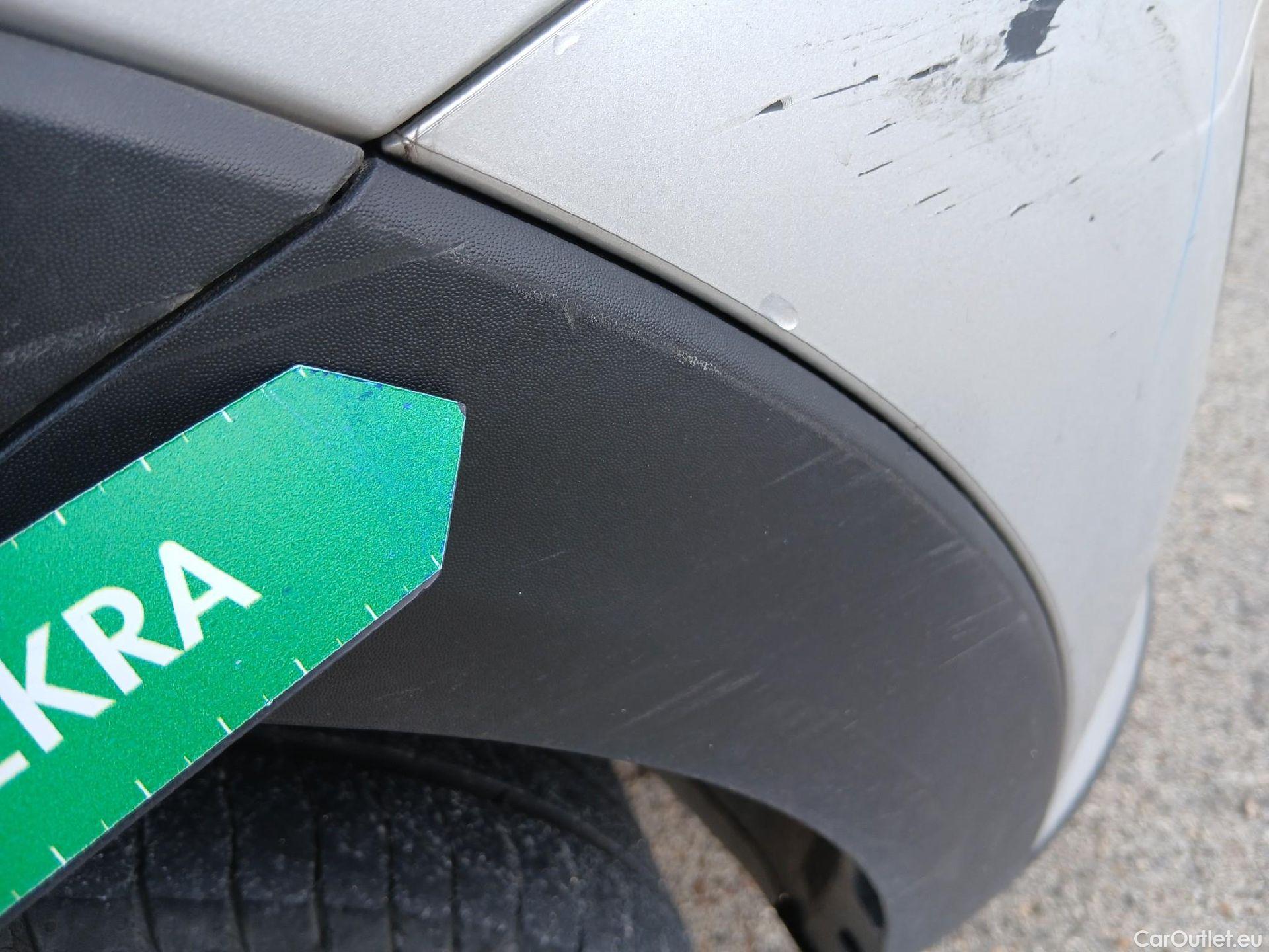  KIA  STONIC KIA  / 2017 / 5P / todoterreno 1.0 T-GDi 74kW (100CV) MHEV iMT Drive #44