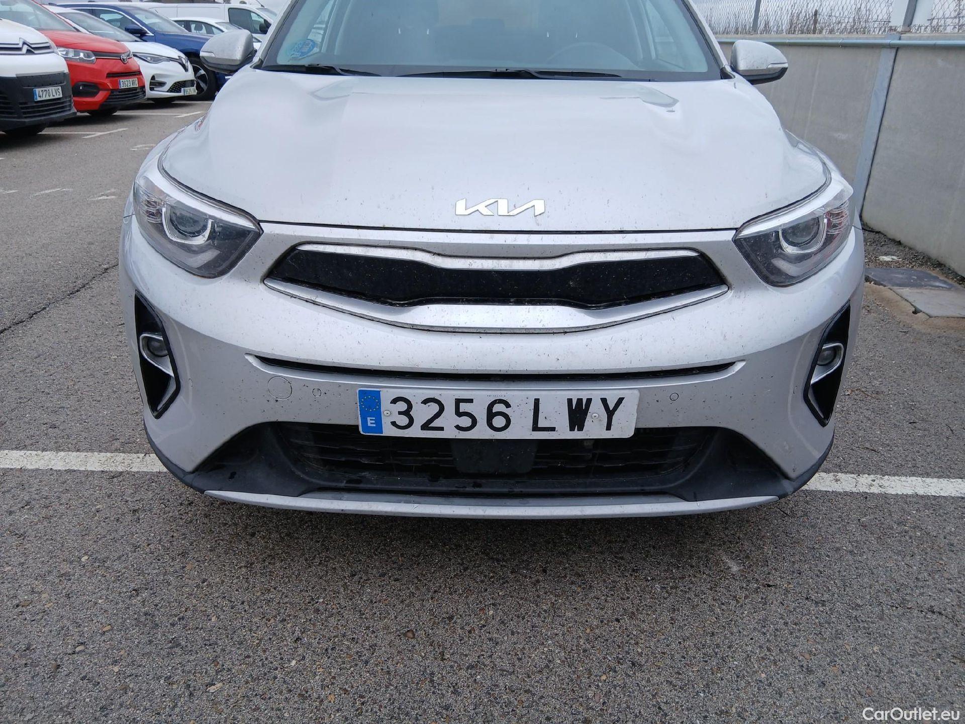  KIA  STONIC KIA  / 2017 / 5P / todoterreno 1.0 T-GDi 74kW (100CV) MHEV iMT Drive #4
