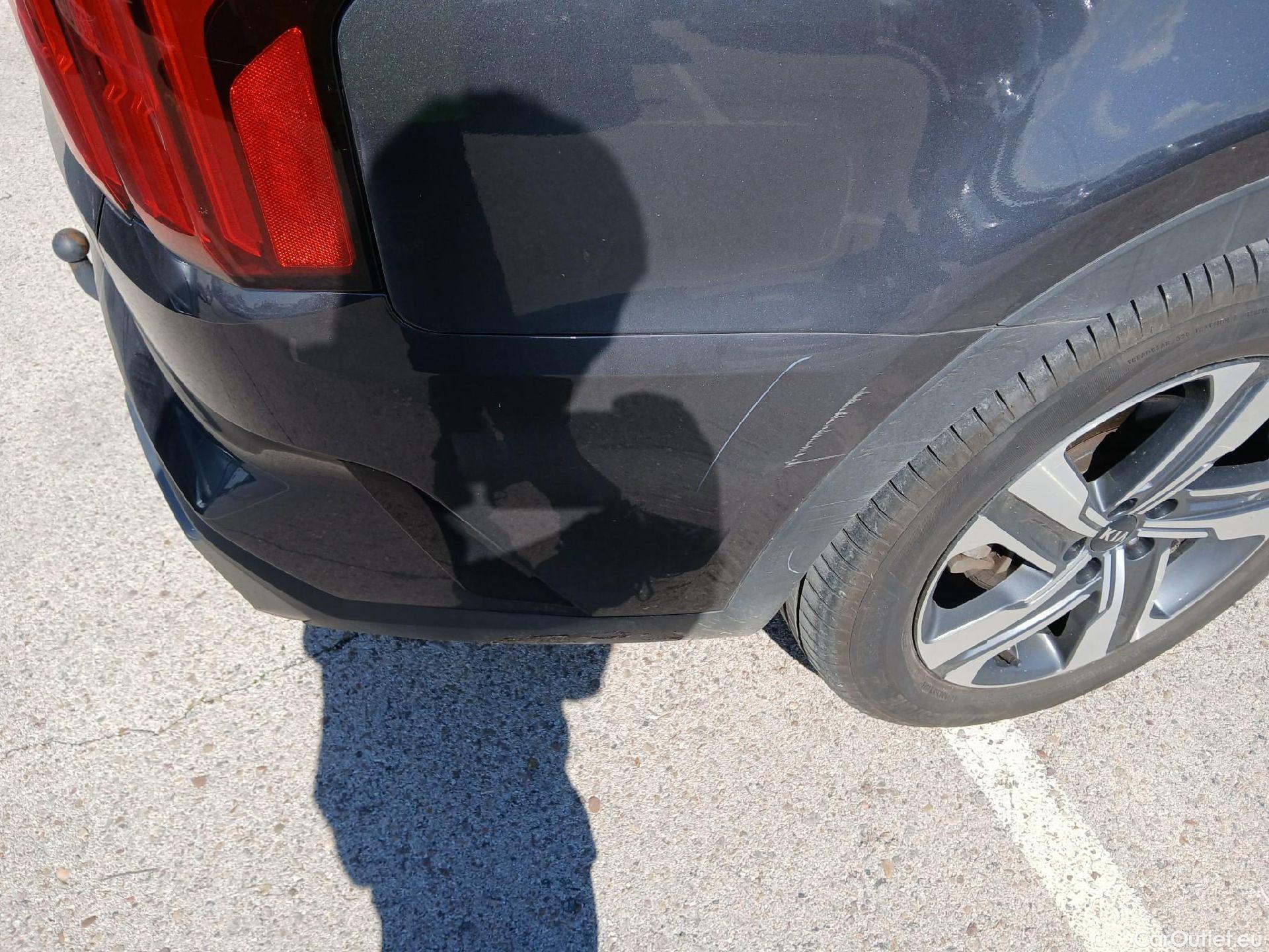  KIA  Sorento KIA  / 2020 / 5P / todoterreno 1.6 T-GDi HEV Emotion 4x4 7pl (P.Luxury) #27