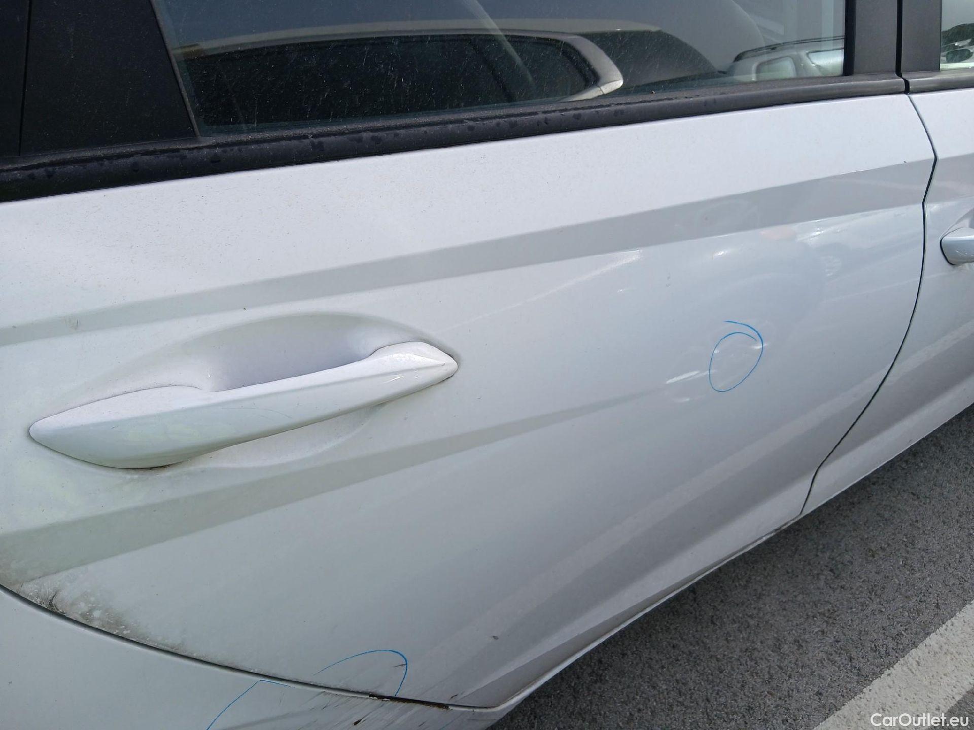  Hyundai  i20 HYUNDAI  / 2020 / 5P / berlina con portón 1.0 TGDI 74kW (100CV) 48V Essence #32