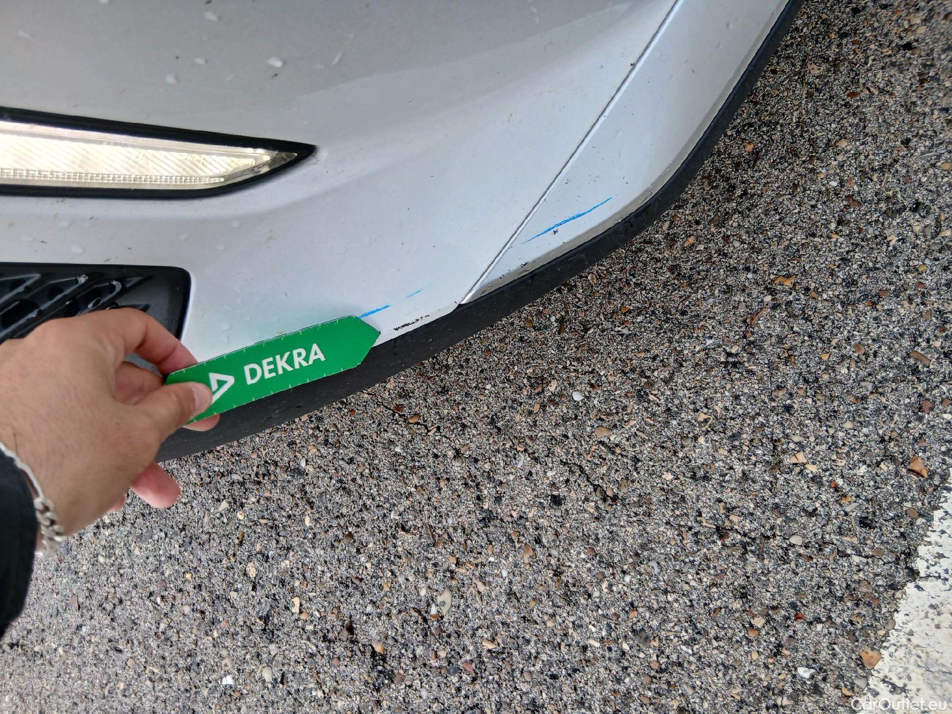  Peugeot  2008 PEUGEOT  / 2019 / 5P / todoterreno Allure BlueHDI 81kW (110CV) #8