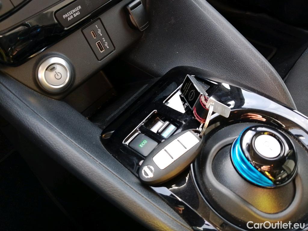  Nissan  Leaf NISSAN  / 2017 / 5P / berlina con portón 40kWh N-Connecta #2