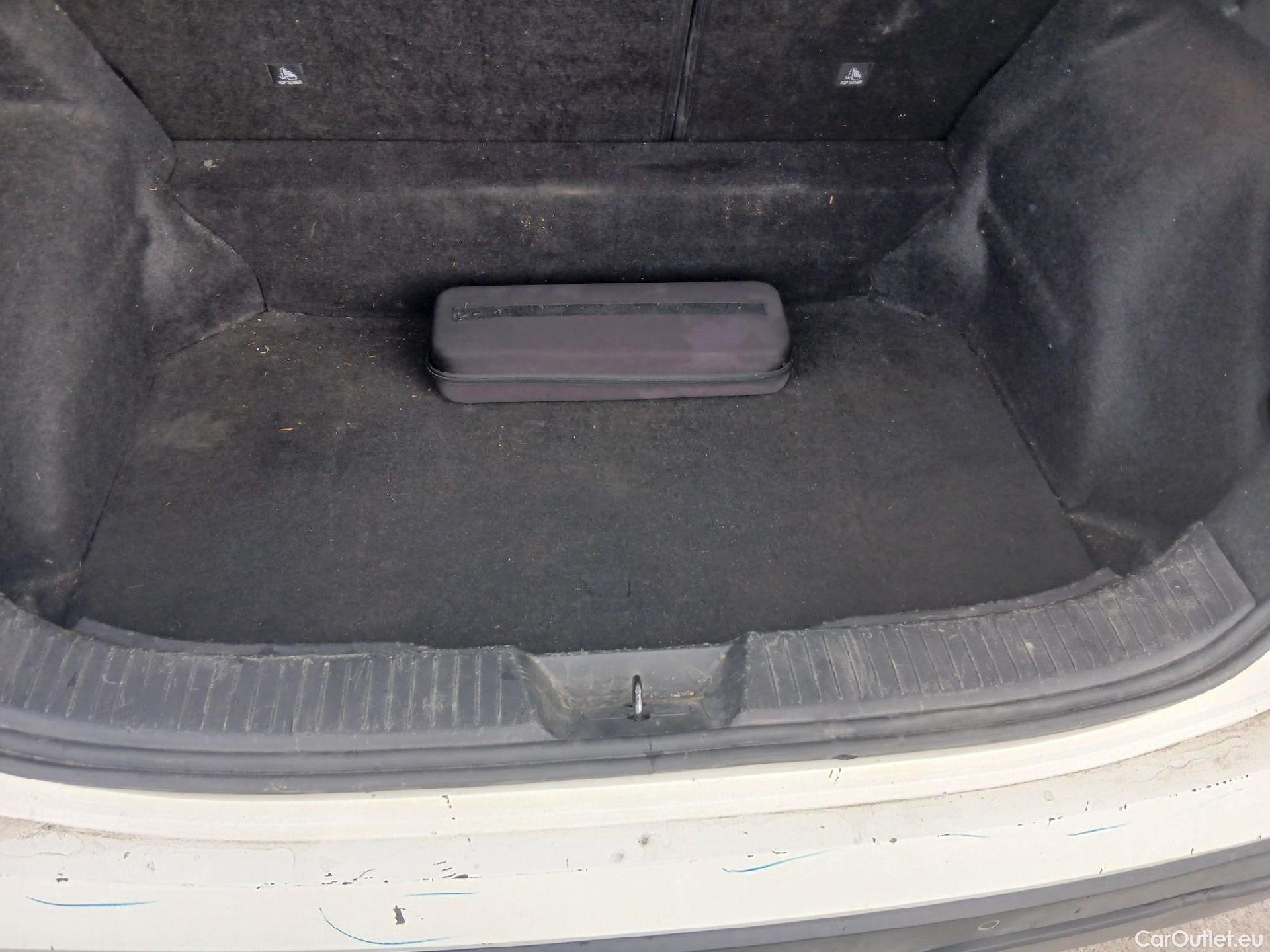  Nissan  Qashqai NISSAN  / 2021 / 5P / todoterreno DIG-T 103kW (140CV) mHEV 4x2 Acenta #35