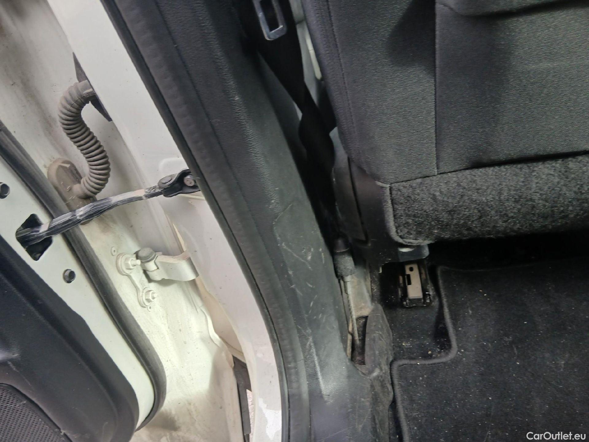  Nissan  Qashqai NISSAN  / 2021 / 5P / todoterreno DIG-T 103kW (140CV) mHEV 4x2 Acenta #66