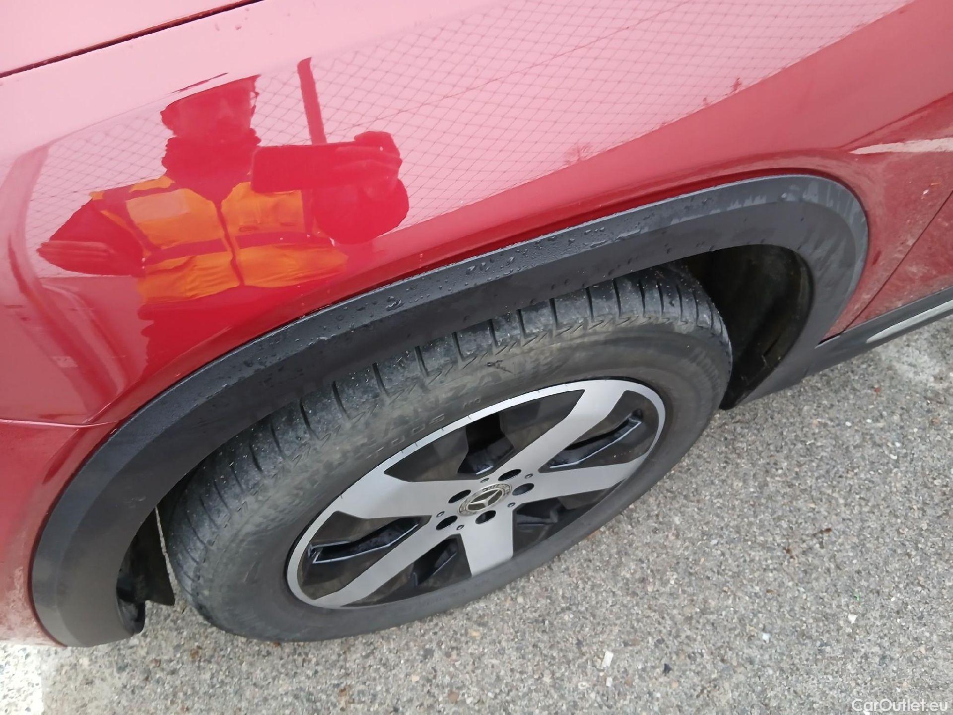  Mercedes  GLB MERCEDES-BENZ  / 2019 / 5P / todoterreno 2.0  200 D 4MATIC DCT 110KW (150CV) #3