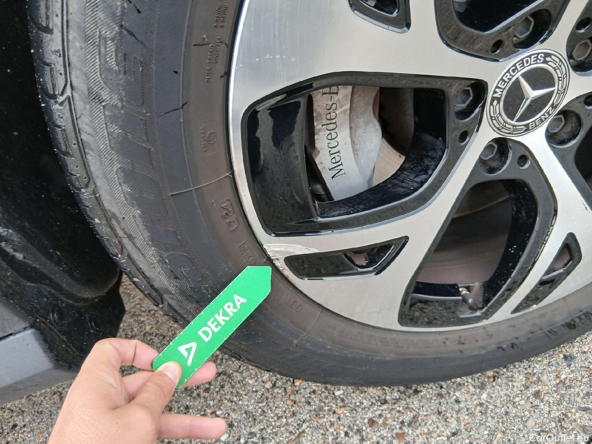  Mercedes  GLC Clase   300 de 4Matic (254.609)Avantgarde 2.0 335CV AT9 E6d #19