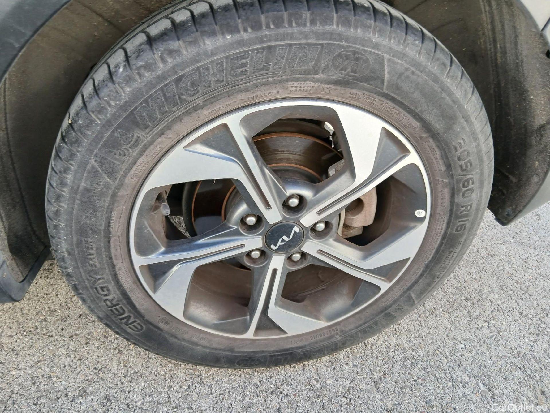  KIA  XCeed KIA  / 2019 / 5P / todoterreno 1.0 T-GDi Drive 88kW (120CV) #32