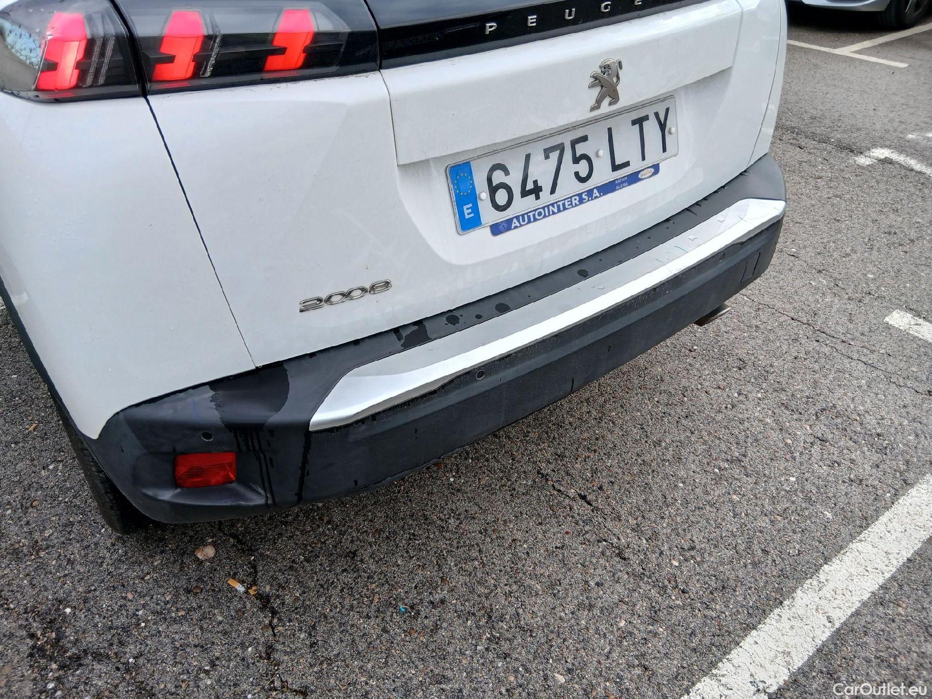  Peugeot  2008 PEUGEOT  / 2019 / 5P / todoterreno Allure BlueHDI 81kW (110CV) #17