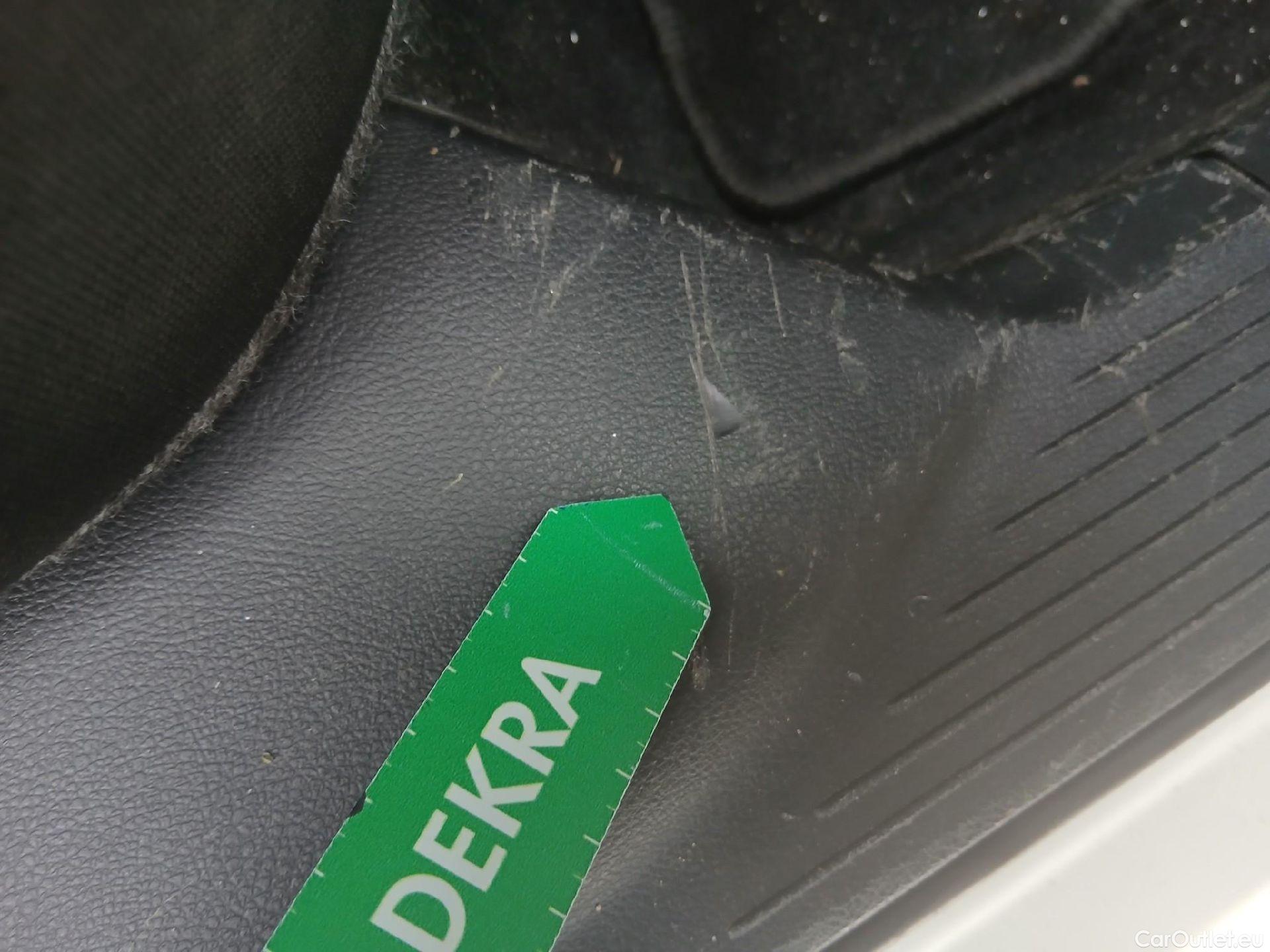  Nissan  Qashqai NISSAN  / 2021 / 5P / todoterreno DIG-T 103kW (140CV) mHEV 4x2 Acenta #53