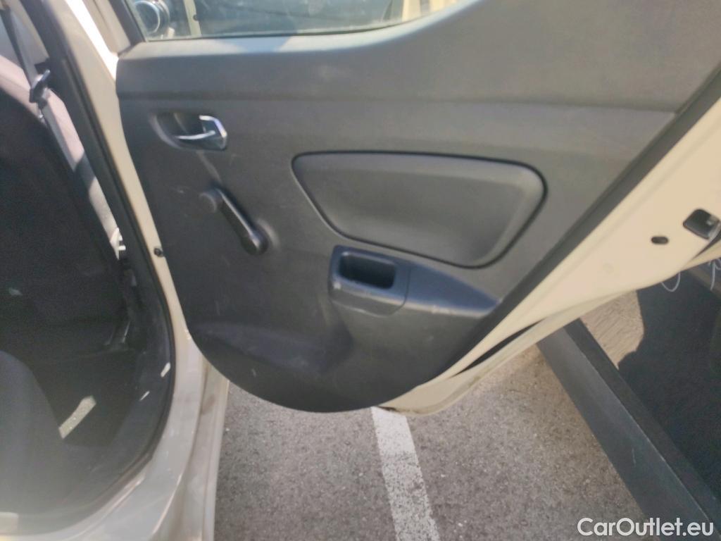  Nissan  Micra NISSAN  / 2017 / 5P / berlina con portón IG-T 68 kW (92 CV) E6D-F Acenta #12