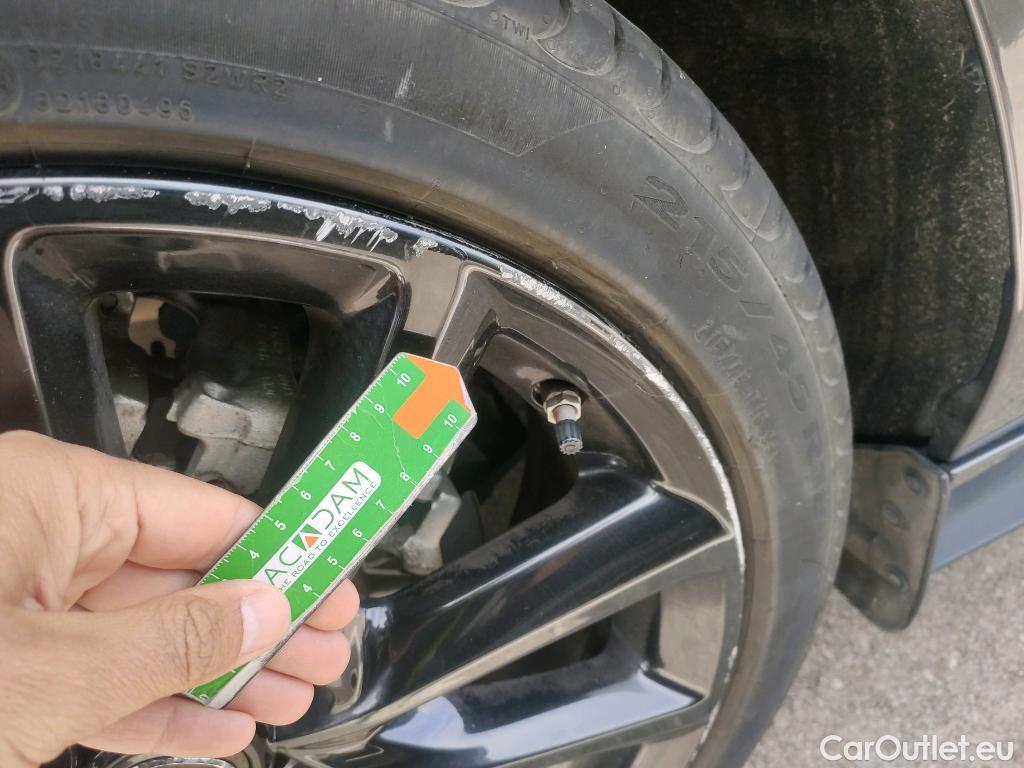  Mazda  3 MAZDA Mazda / 2019 / 5P / berlina con portón 2.0 e-SKYACTIV-G 88KW HOMURA(SP) #19