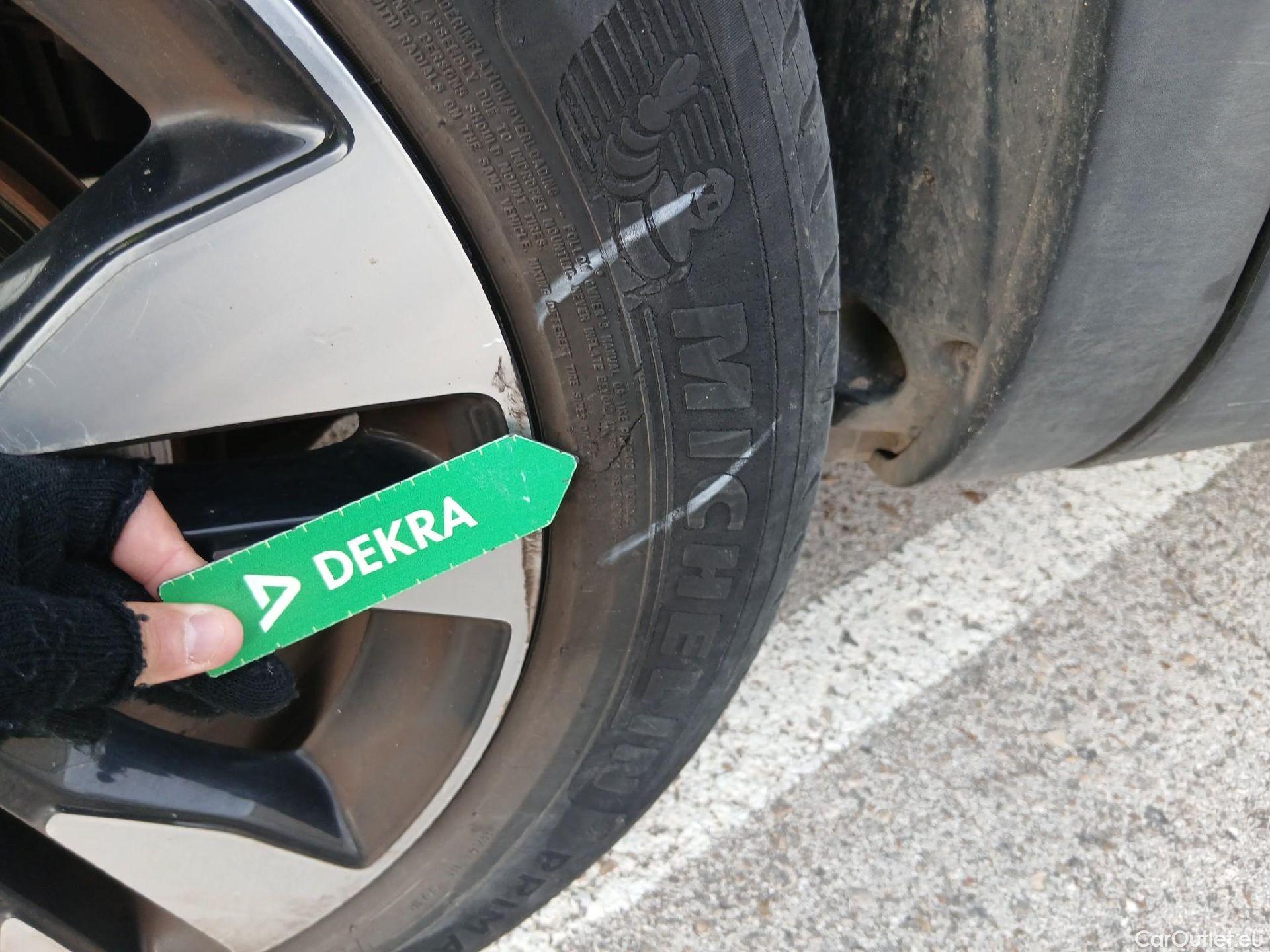  Opel   Grandland X OPEL / 2017 / 5P / todoterreno 1.5 CDTi Ultimate Auto #29