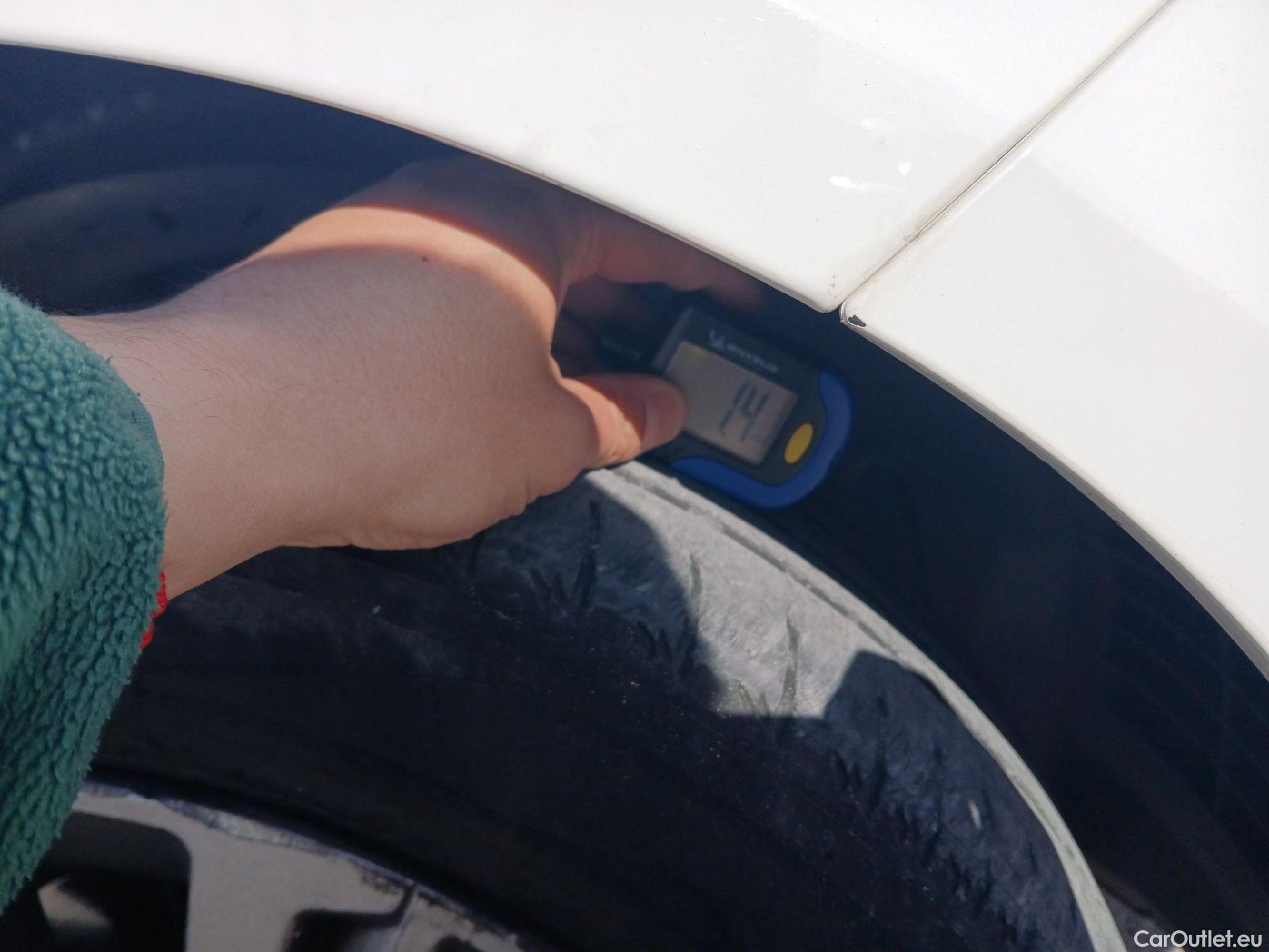  Peugeot  308 PEUGEOT  / 2017 / 5P / berlina con portón 5p Allure PureTech 130 S&S (CX) #19