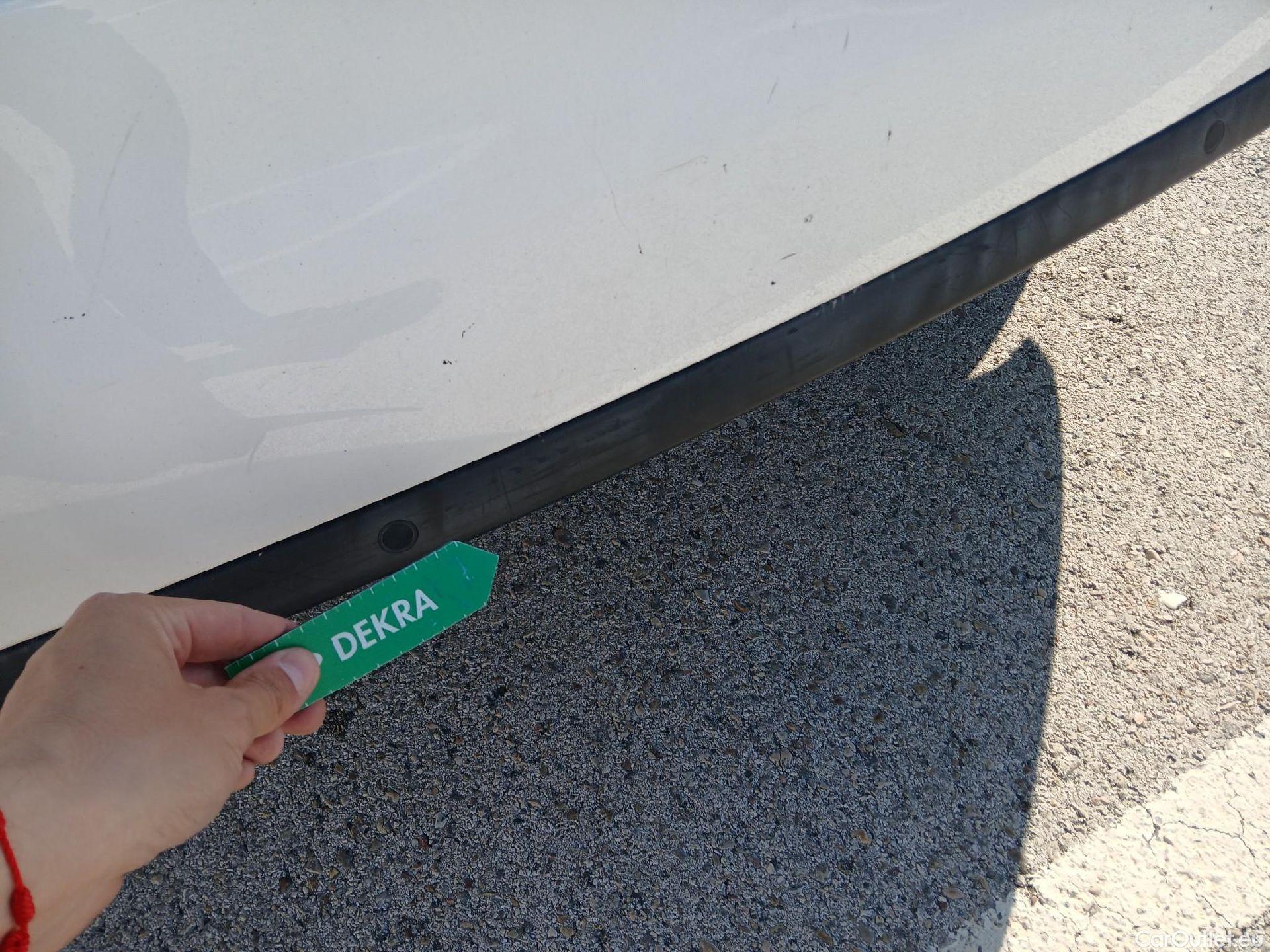  Peugeot  308 PEUGEOT  / 2017 / 5P / berlina con portón 5p Allure PureTech 130 S&S (CX) #31