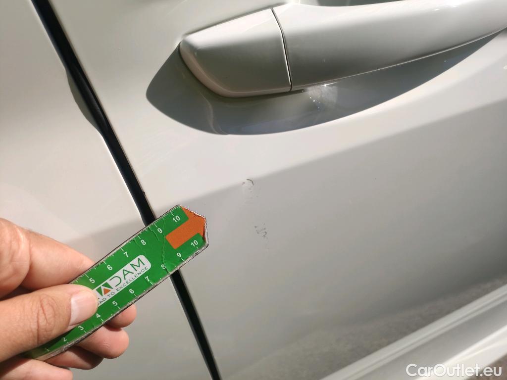  Peugeot  208 PEUGEOT  / 2019 / 5P / berlina con portón BlueHDi 73kW (100CV) Active Pack (AC) #8