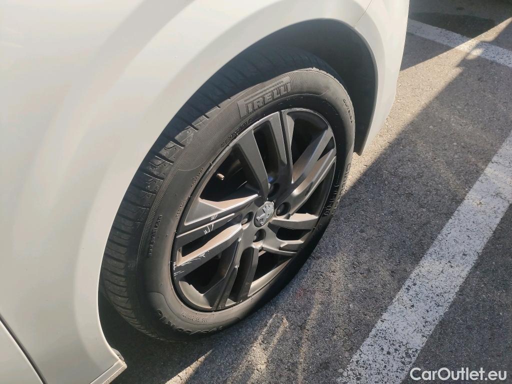  Peugeot  208 PEUGEOT  / 2019 / 5P / berlina con portón BlueHDi 73kW (100CV) Active Pack (AC) #5