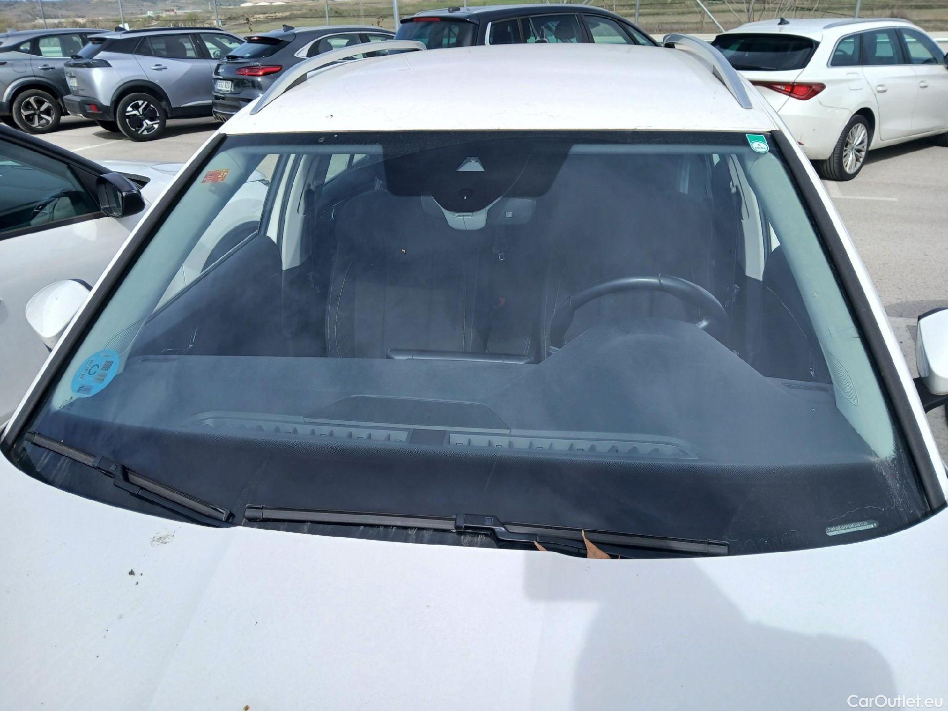  Skoda  KAMIQ SKODA  1.0 TSI 81kW (110CV) DSG Ambition #9