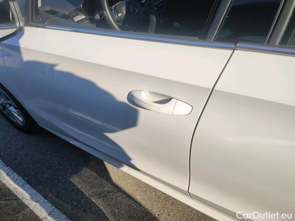  Skoda  Fabia SKODA  / 2021 / 5P / berlina con portón 1.0 TSI 70KW (95CV) Ambition (AC) #13