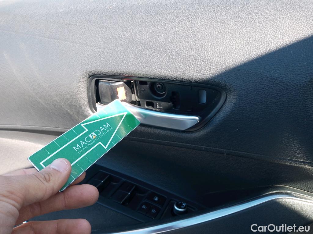  Toyota  Corolla TOYOTA  1.8 125H ACTIVE TECH E-CVT #42