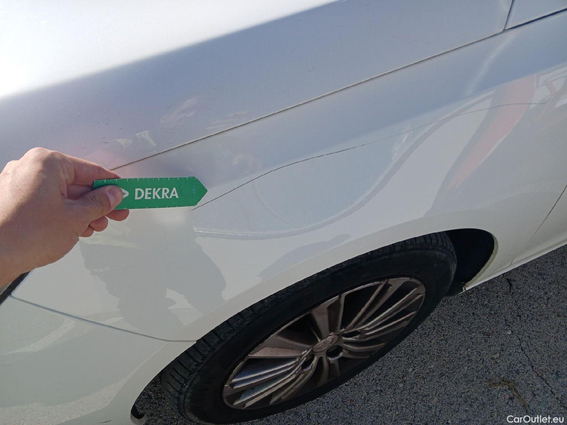  Peugeot  308 PEUGEOT  / 2017 / 5P / berlina con portón 5p Allure PureTech 130 S&S (CX) #21