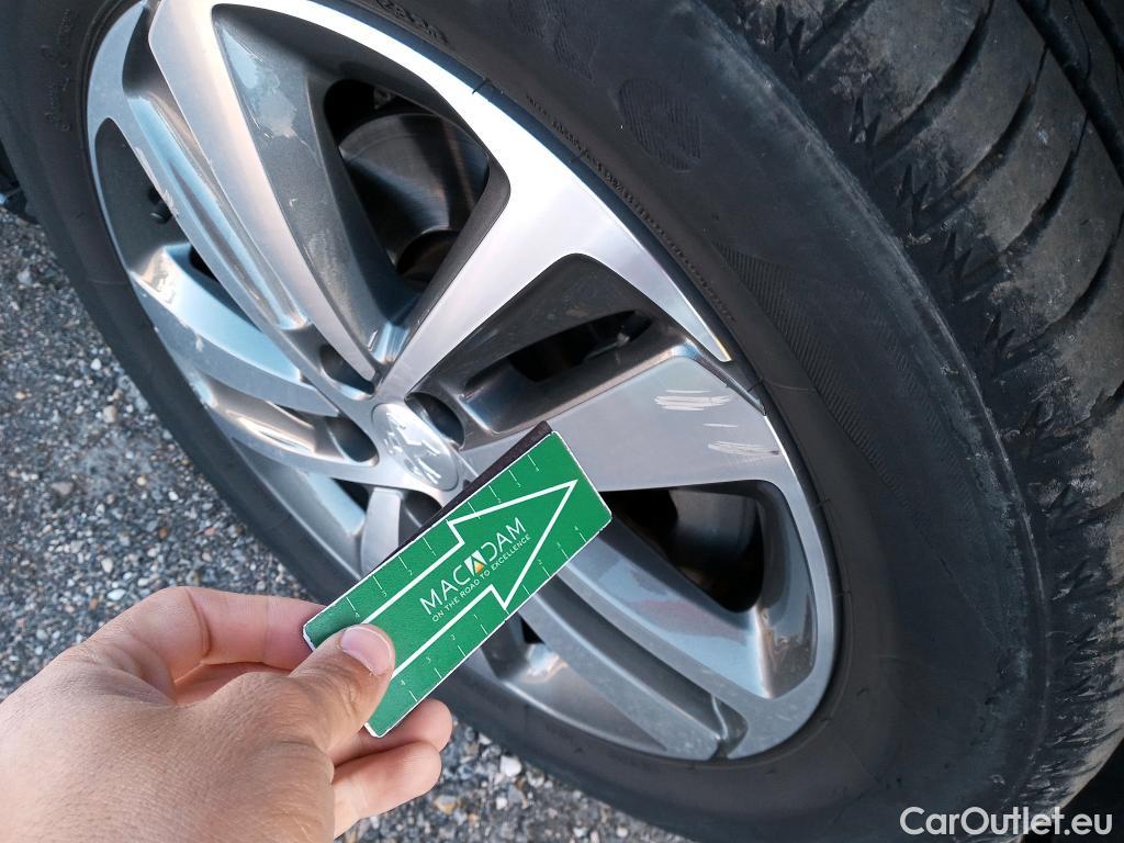  Peugeot  Expert PEUGEOT Traveller / 2016 / 5P / monovolumen Allure 2.0 BlueHDi 130KW EAT8 Standard #1