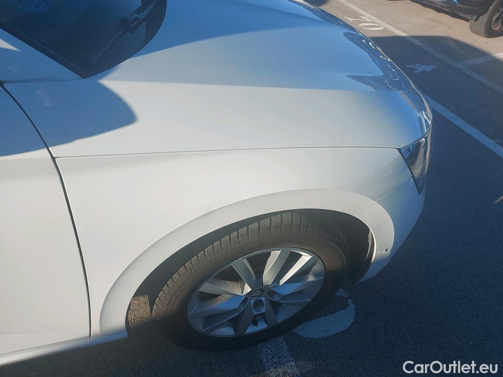  Skoda  Scala SKODA  / 2019 / 5P / berlina con portón 1.0 TGI 66KW (90CV) Active #3