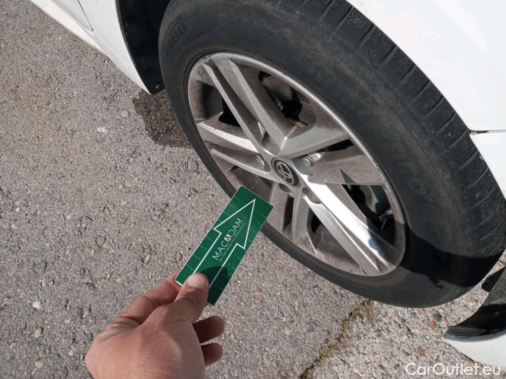  Toyota  Corolla TOYOTA  1.8 125H ACTIVE TECH E-CVT #24