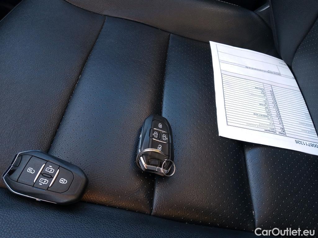  Peugeot  Expert PEUGEOT Traveller / 2016 / 5P / monovolumen Allure 2.0 BlueHDi 130KW EAT8 Standard #8