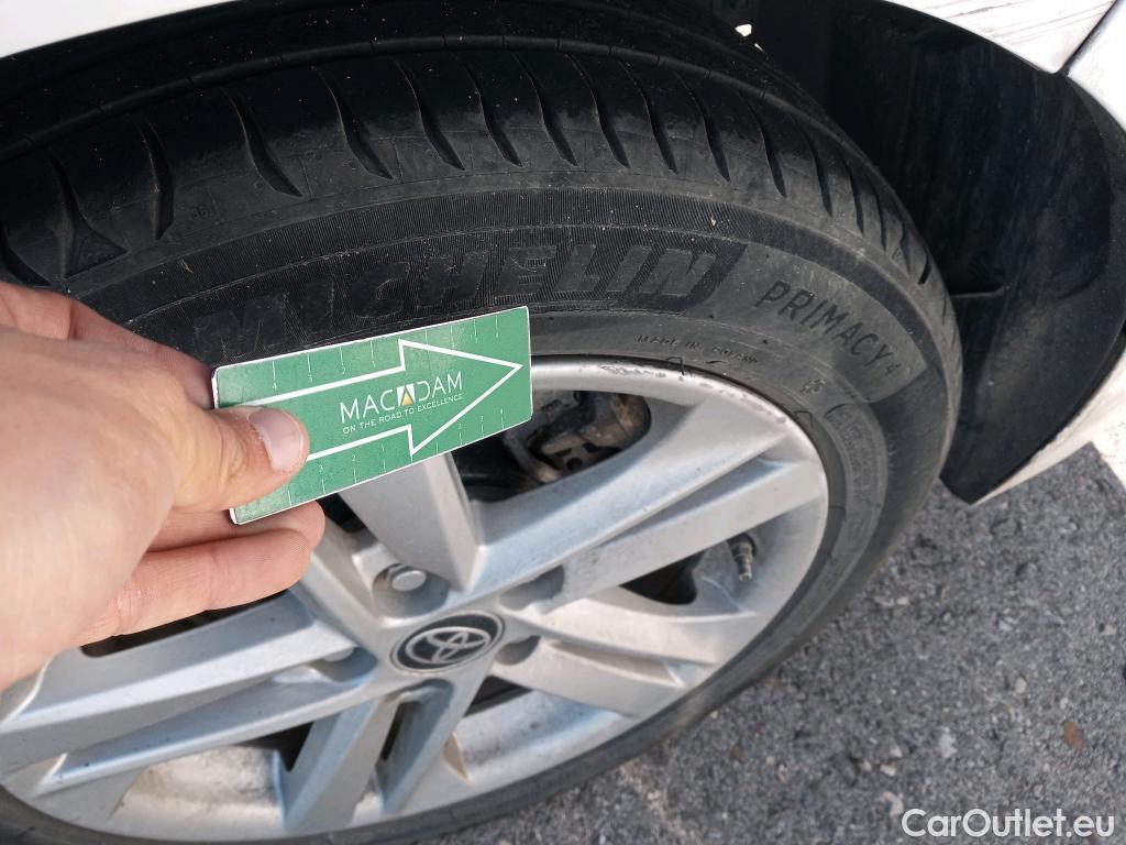  Toyota  Corolla TOYOTA  1.8 125H ACTIVE TECH E-CVT #21