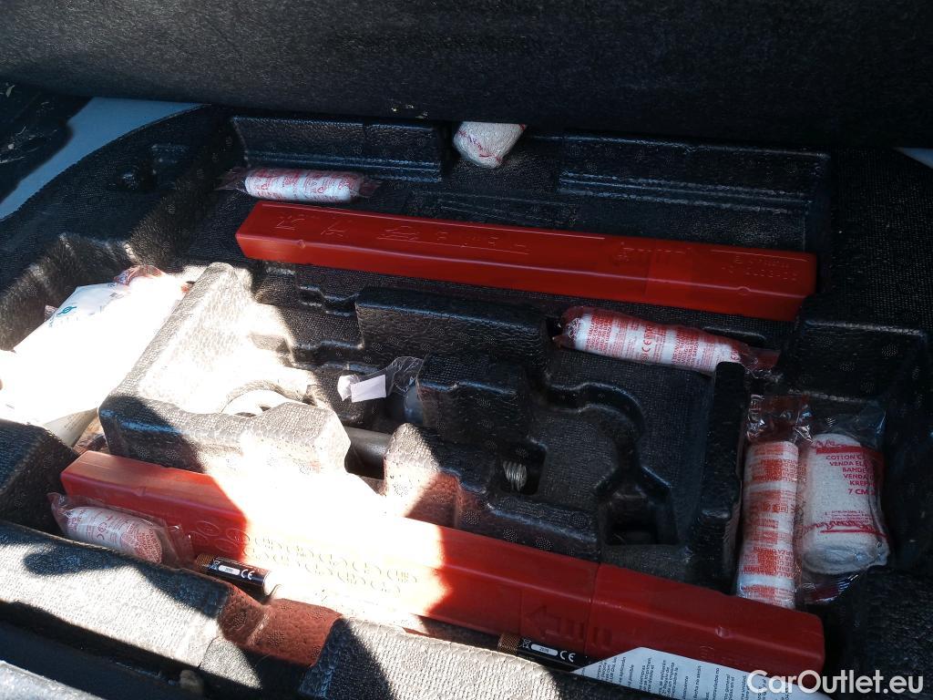  Toyota  Corolla TOYOTA  1.8 125H ACTIVE TECH E-CVT #14