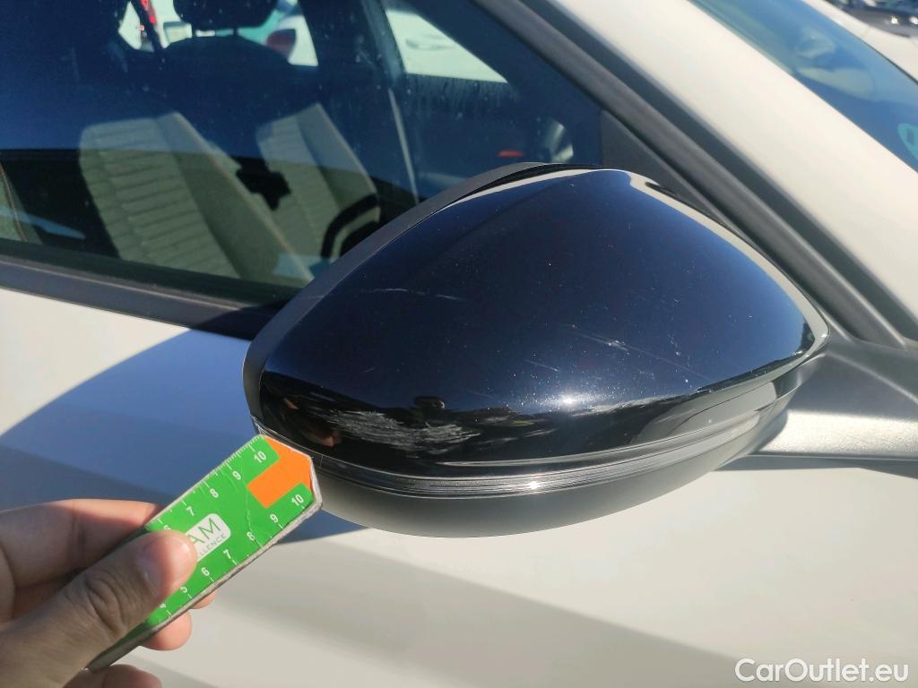  Peugeot  208 PEUGEOT  / 2019 / 5P / berlina con portón BlueHDi 73kW (100CV) Active Pack (AC) #22