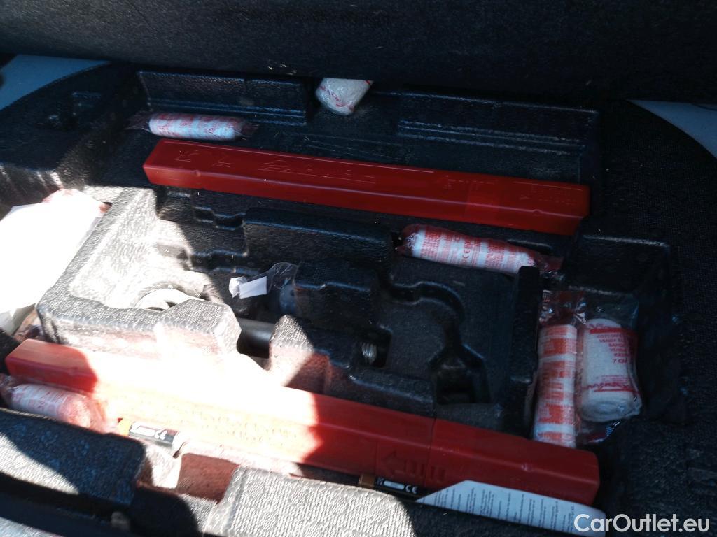  Toyota  Corolla TOYOTA  1.8 125H ACTIVE TECH E-CVT #13