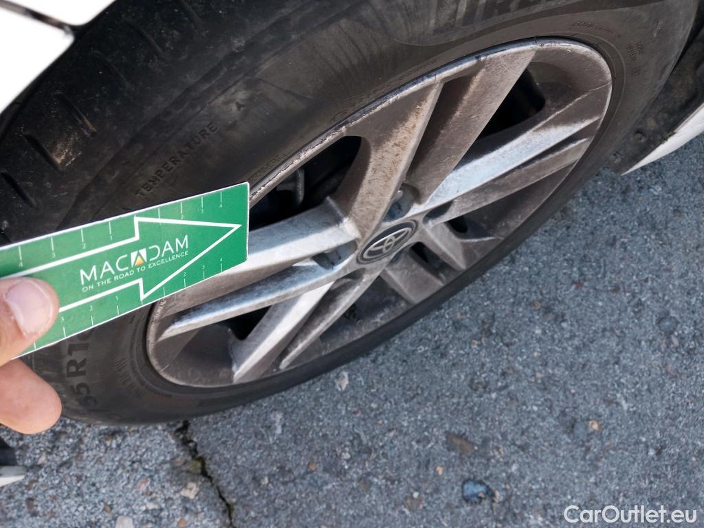  Toyota  Corolla TOYOTA  1.8 125H ACTIVE TECH E-CVT #19