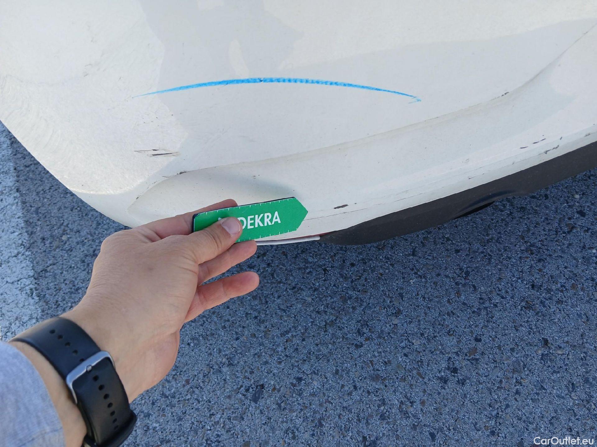  Renault  Clio RENAULT  / 2019 / 5P / berlina con portón Business TCe 74 kW (100CV) GLP #17