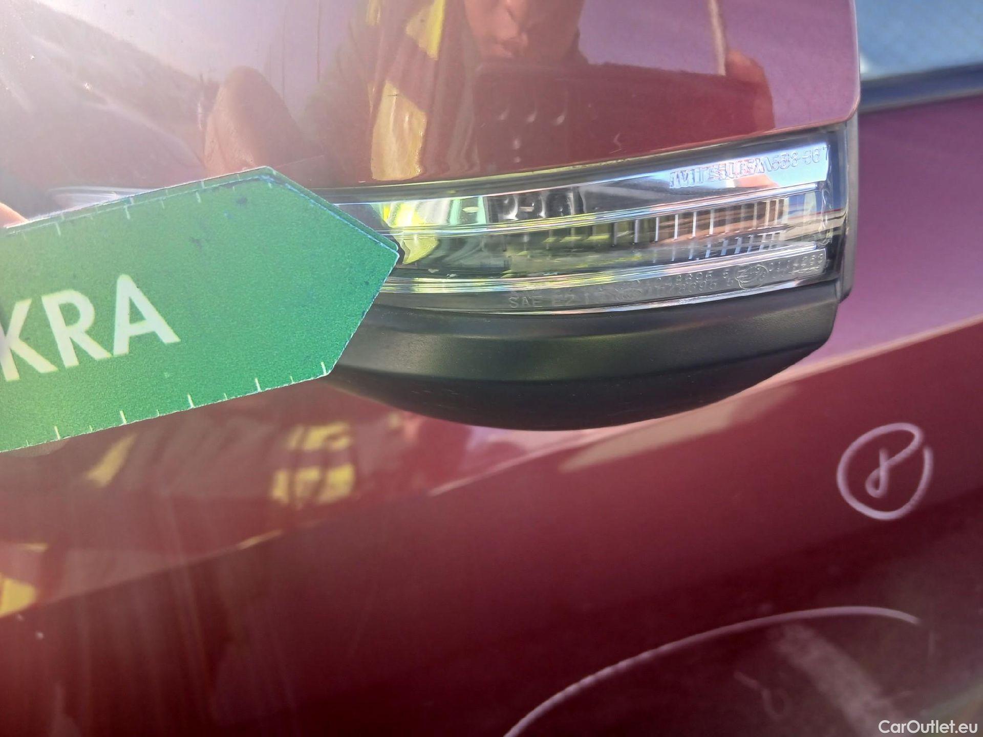  Toyota  RAV4 TOYOTA  / 2018 / 5P / todoterreno 2.5l 220H Luxury 4WD #15