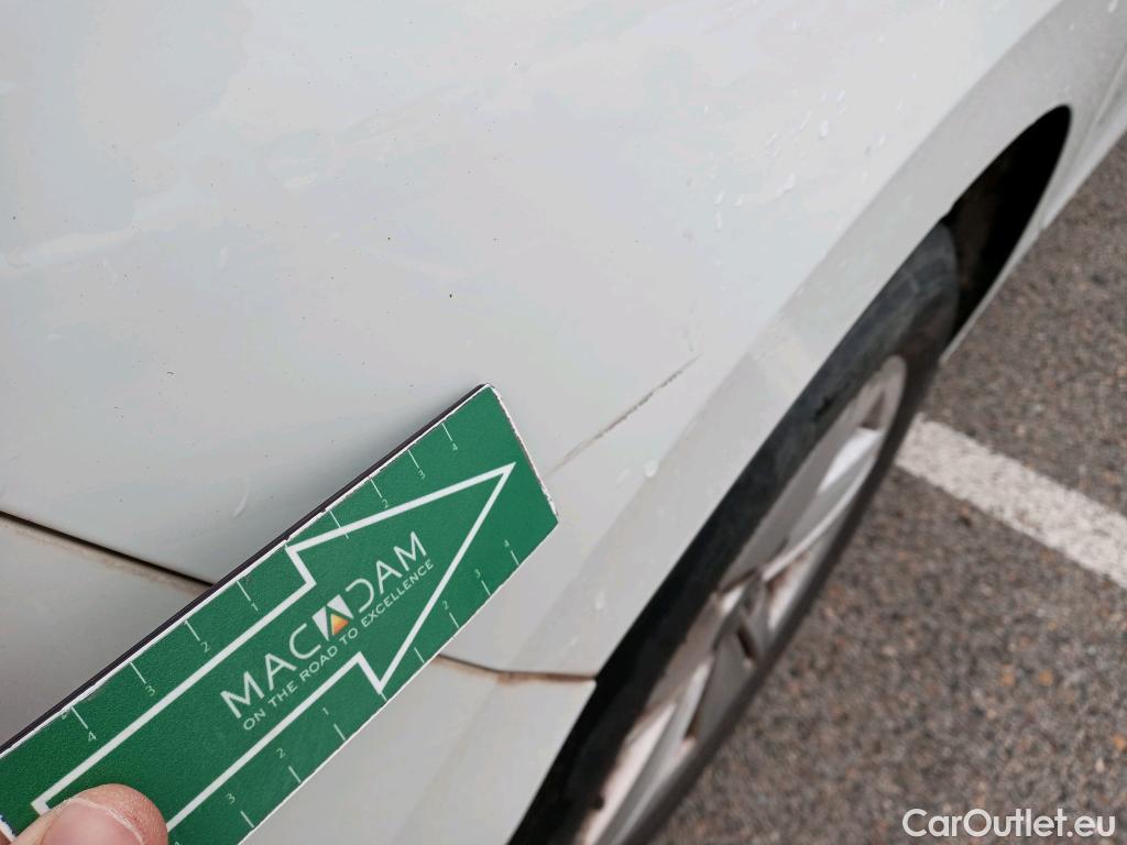  Volkswagen  Golf  VOLKSWAGEN / 2020 / 5P / berlina con portón 2.0 TDI 85kW (115CV) #6