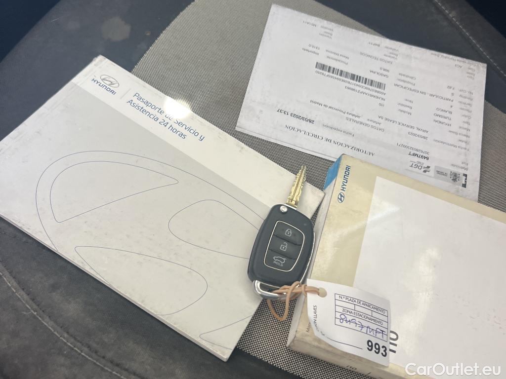  Hyundai  i10 HYUNDAI  / 2020 / 5P / berlina con portón 1.0 Essence #13