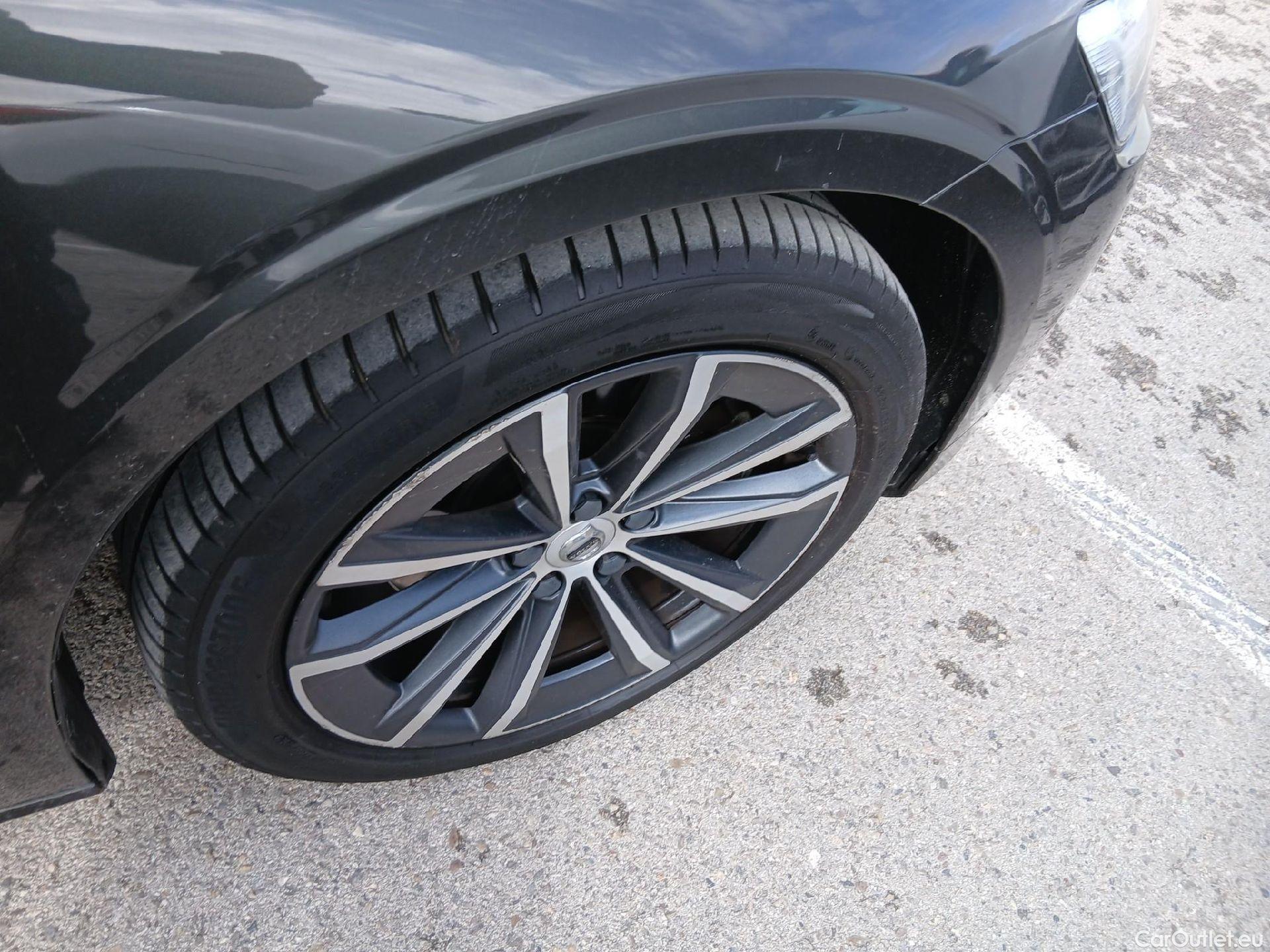  Volvo  V60 VOLVO  / 2018 / 5P / familiar 2.0 B4 (D) Momentum Auto #10