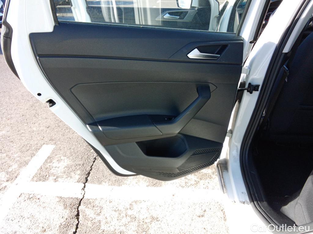  Volkswagen  Polo VOLKSWAGEN  / 2017 / 5P / berlina con portón Advanced 1.0 TSI 70kW (95CV) (CX)  #9