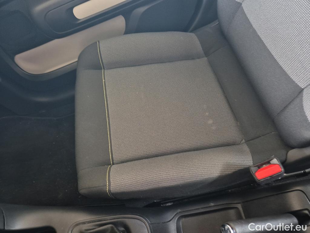  Citroen  C3 CITROEN  / 2020 / 5P / berlina con portón BlueHDi 75KW (100CV) S&S Live Pack #23