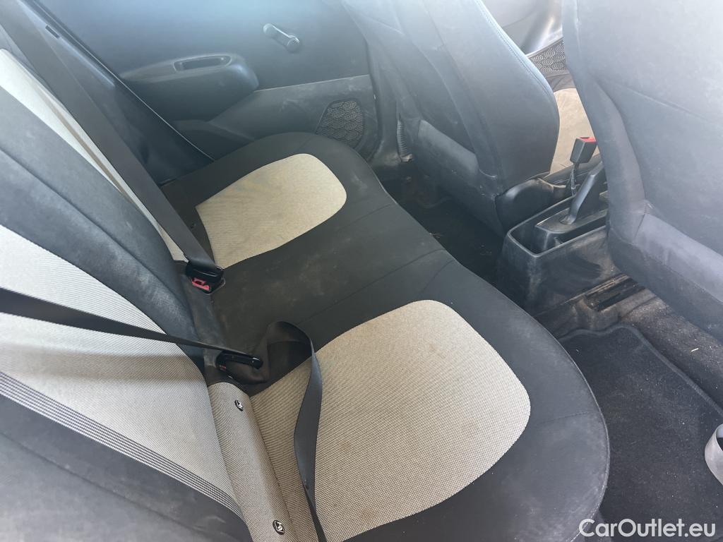  Hyundai  i10 HYUNDAI  / 2020 / 5P / berlina con portón 1.0 Essence #21