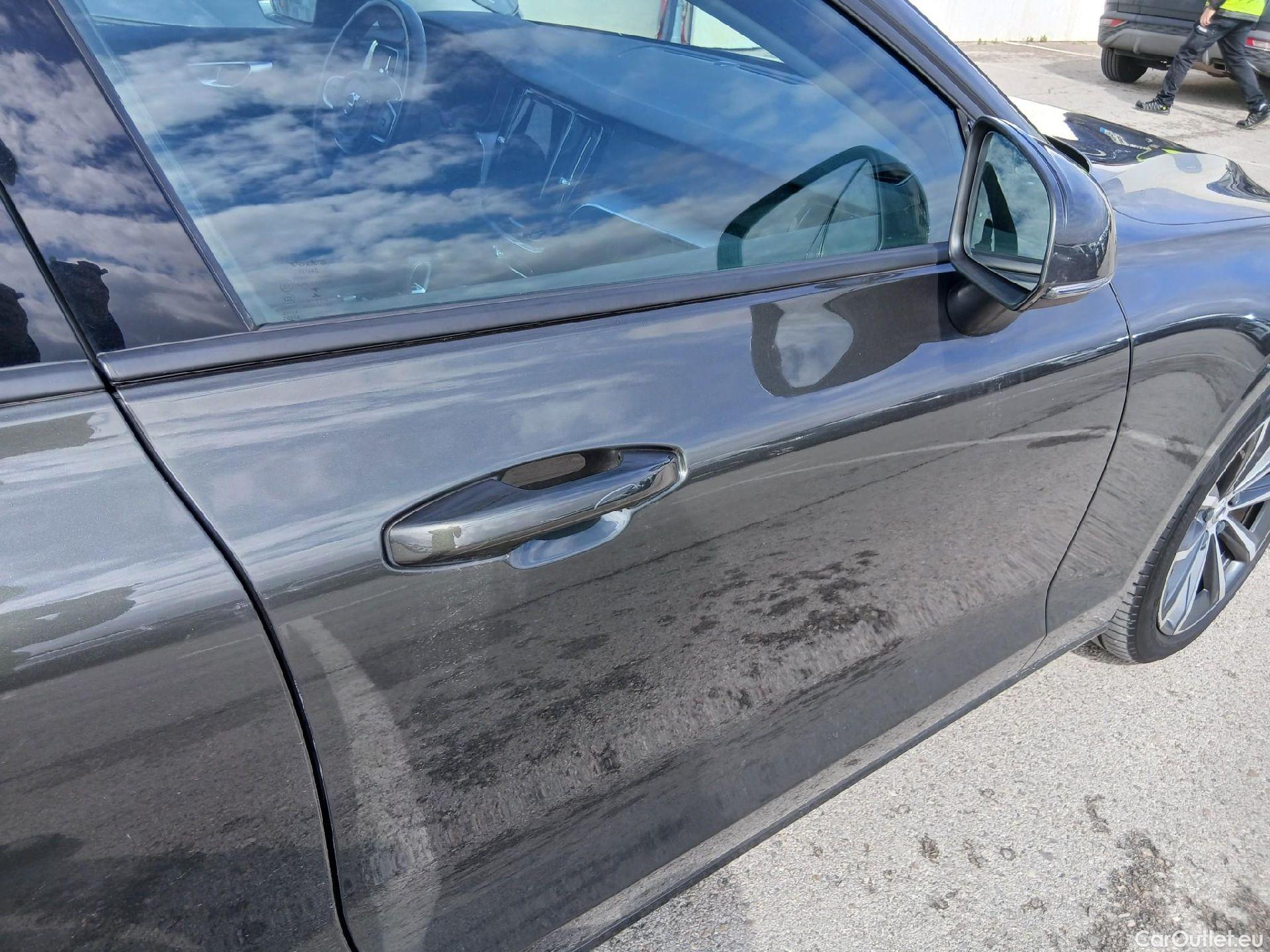  Volvo  V60 VOLVO  / 2018 / 5P / familiar 2.0 B4 (D) Momentum Auto #30