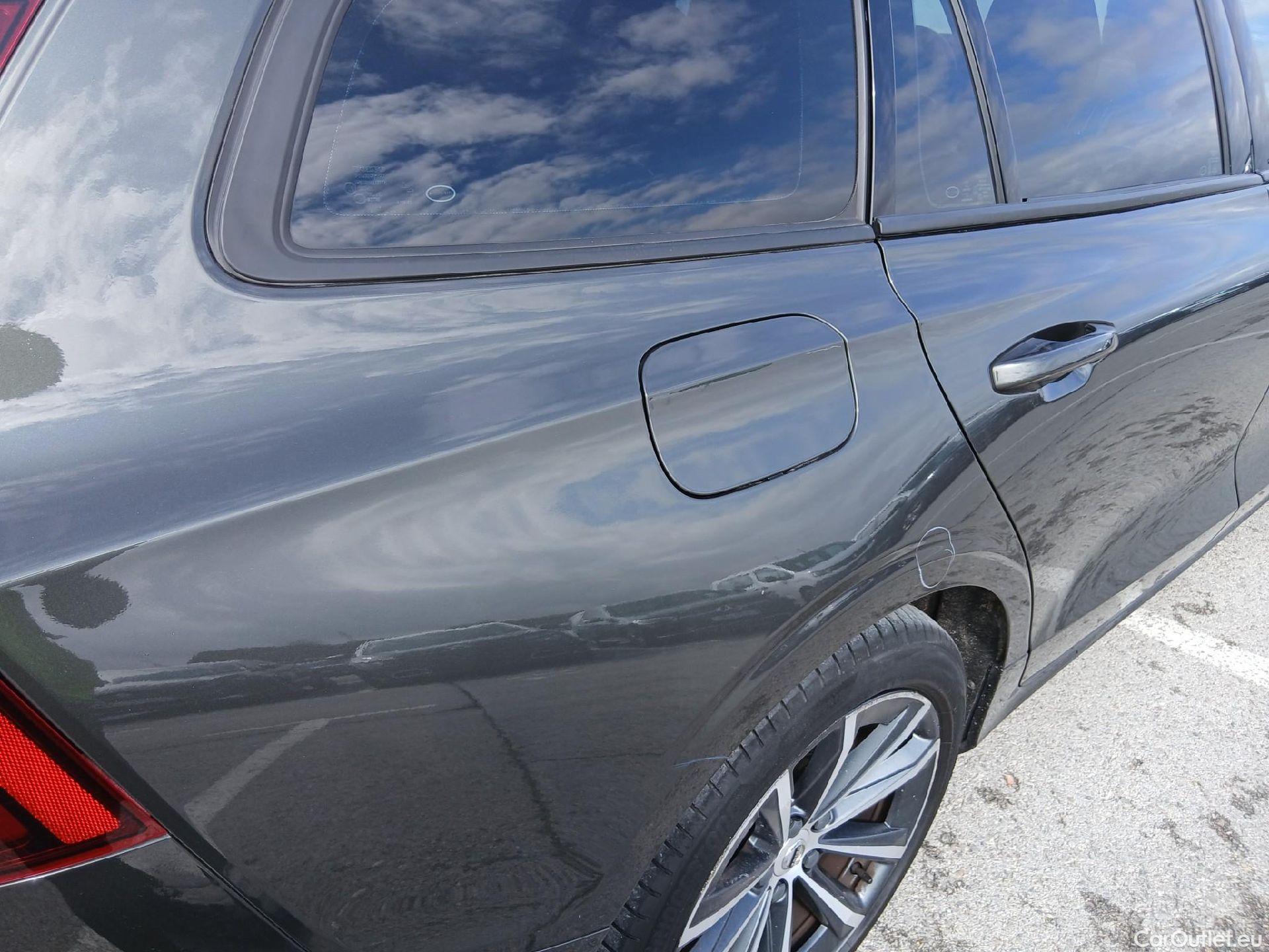  Volvo  V60 VOLVO  / 2018 / 5P / familiar 2.0 B4 (D) Momentum Auto #29