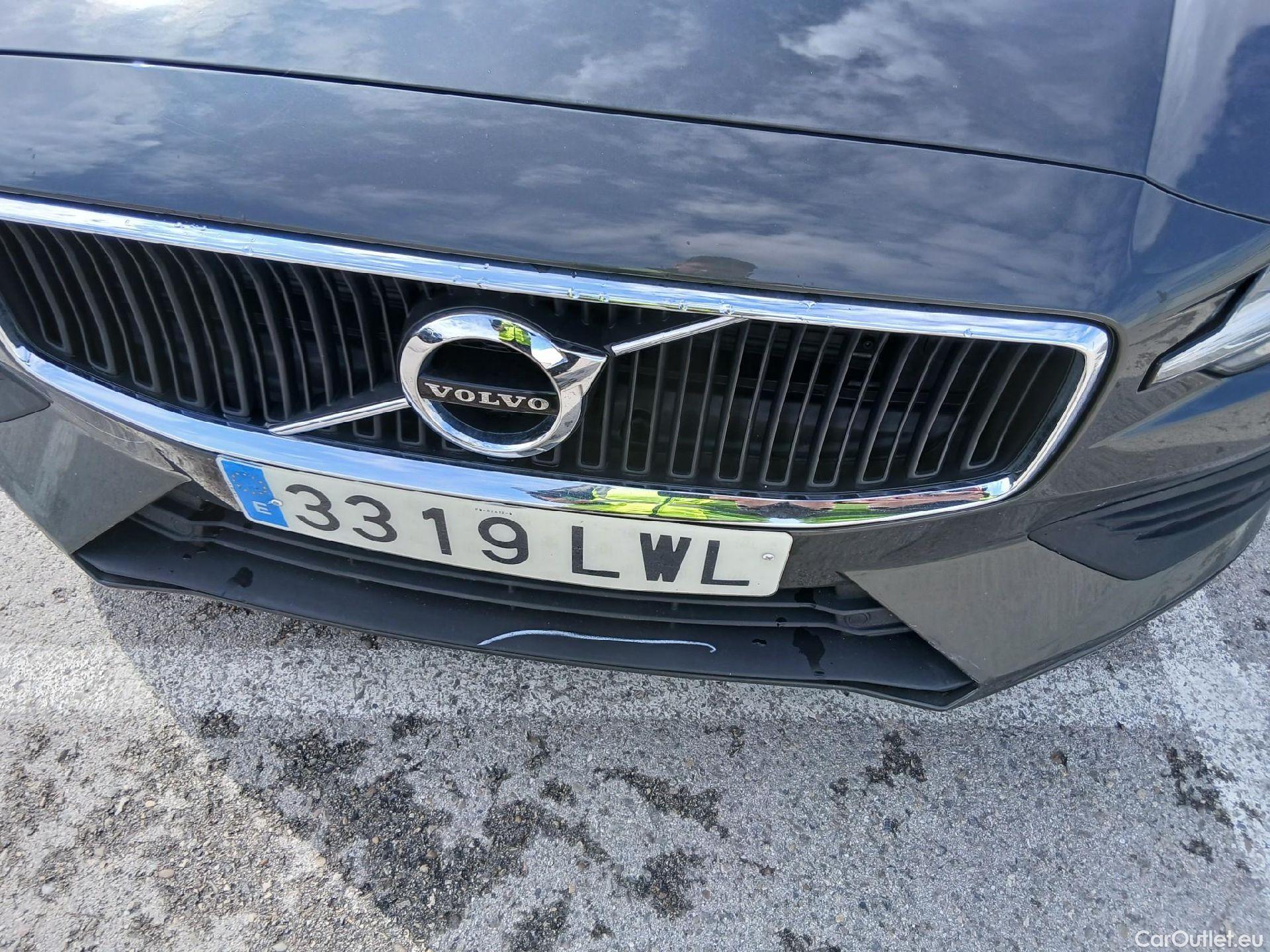  Volvo  V60 VOLVO  / 2018 / 5P / familiar 2.0 B4 (D) Momentum Auto #14