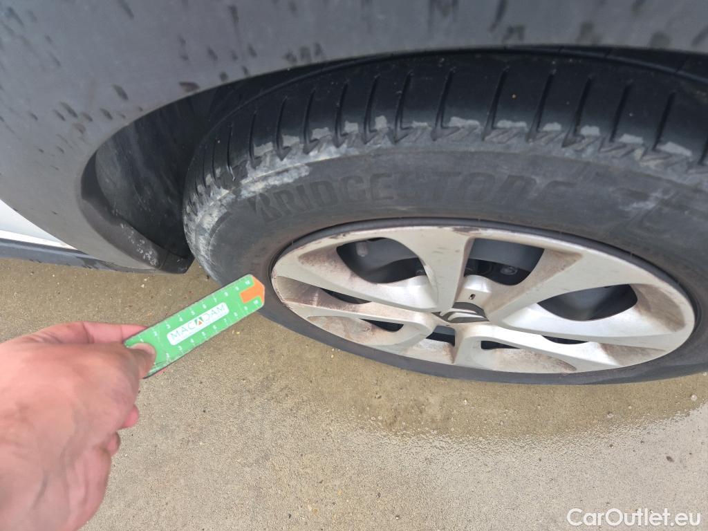  Citroen  C3 CITROEN  / 2020 / 5P / berlina con portón BlueHDi 75KW (100CV) S&S Live Pack #23