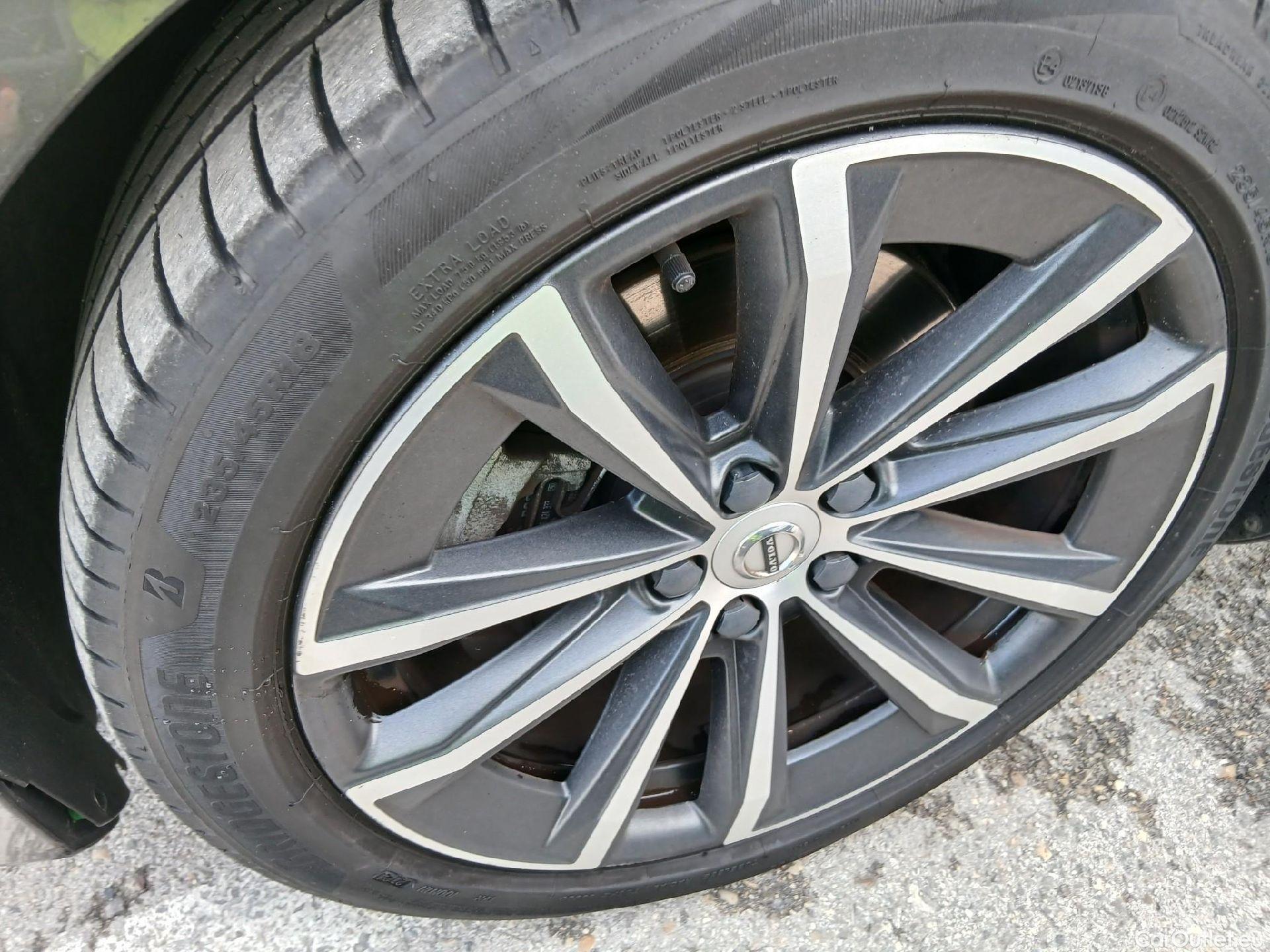  Volvo  V60 VOLVO  / 2018 / 5P / familiar 2.0 B4 (D) Momentum Auto #2