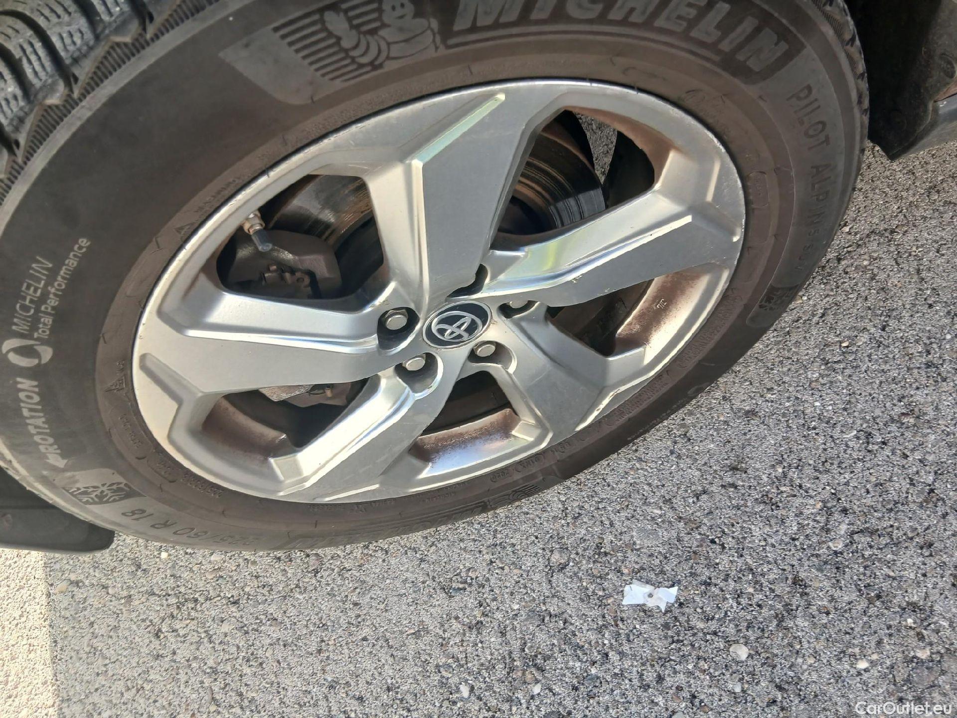  Toyota  RAV4 TOYOTA  / 2018 / 5P / todoterreno 2.5l 220H Luxury 4WD #14