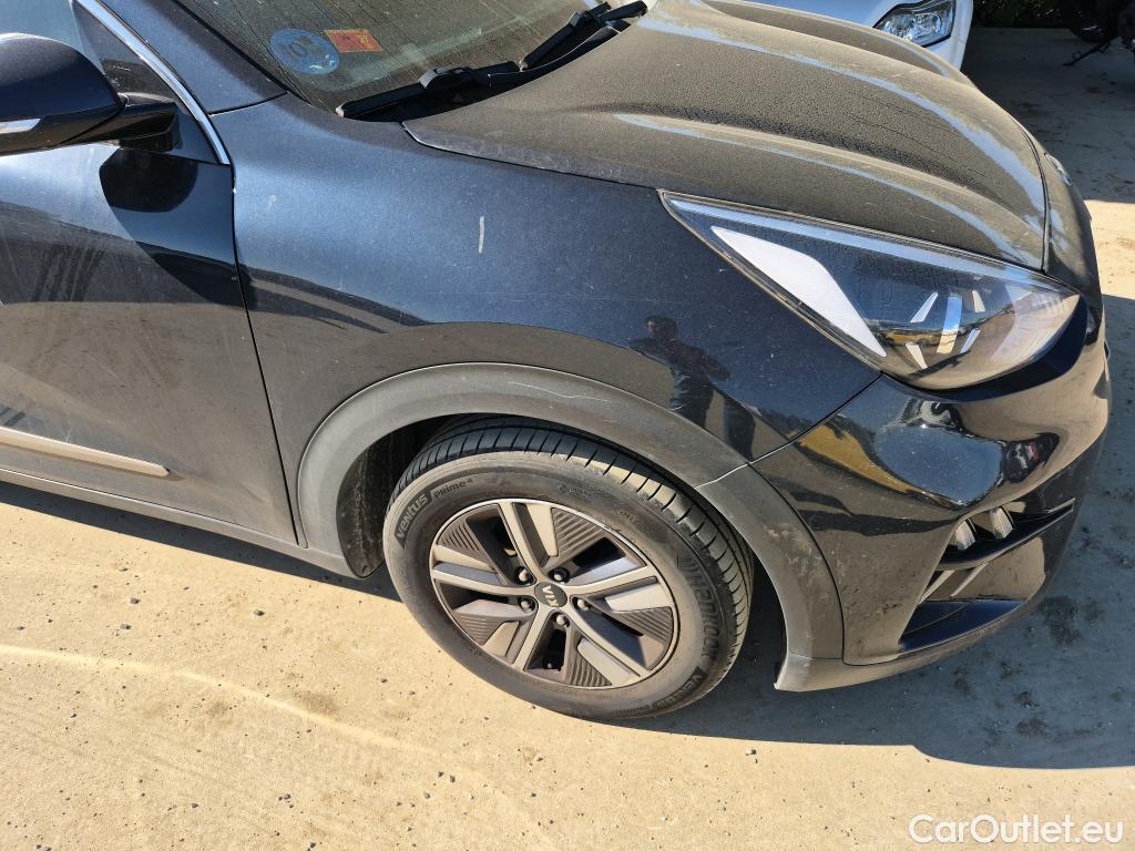 KIA  Niro KIA  1.6 GDi PHEV 104kW (141CV) Drive #26